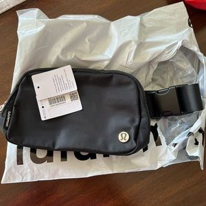 LuluLemon Belt Bag Black NWT